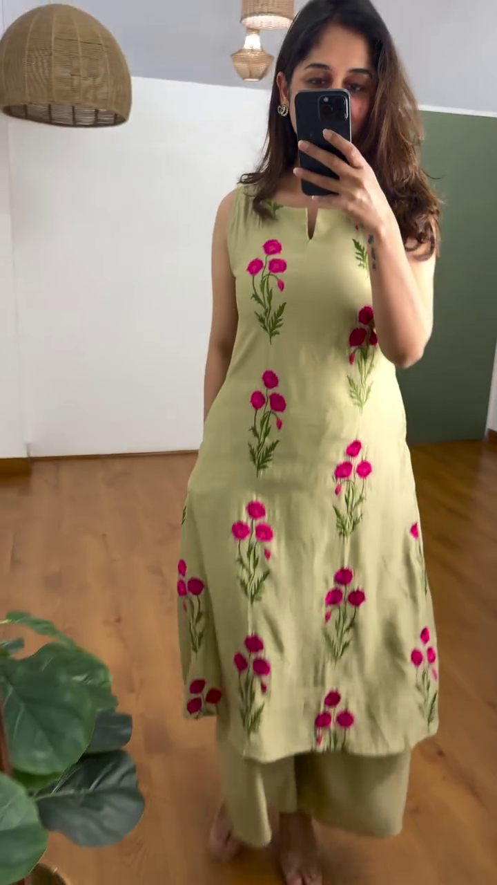 Floral Charm Embroidered Kurta β Grace in Bloom πΈ - Image 6